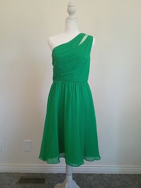One-Shoulder Green Chiffon Dress